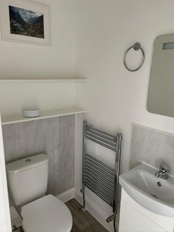 Aye Guest house