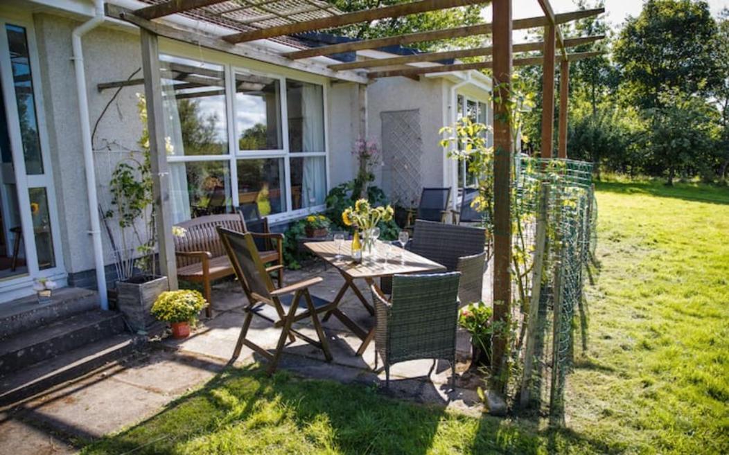 Comforts In Peaceful 2 Acres Holiday home *