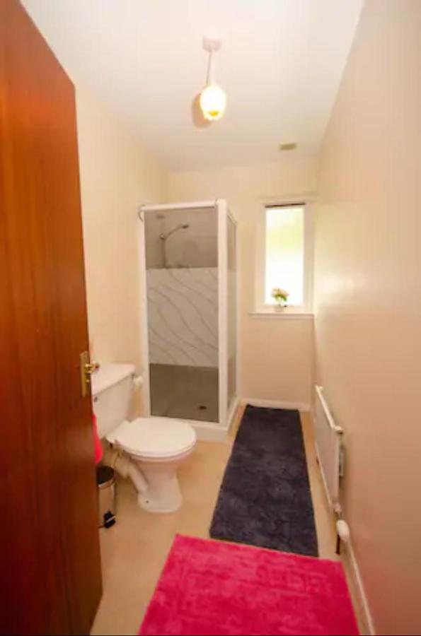 Comforts In Peaceful 2 Acres Holiday home
