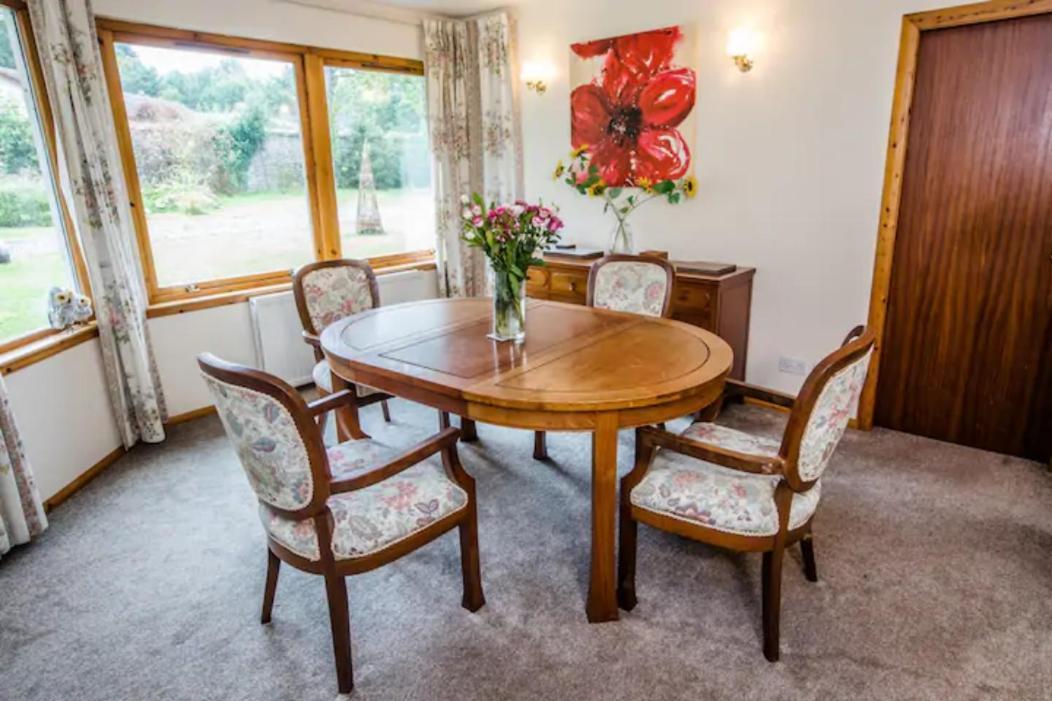 Comforts In Peaceful 2 Acres Holiday home Inverness