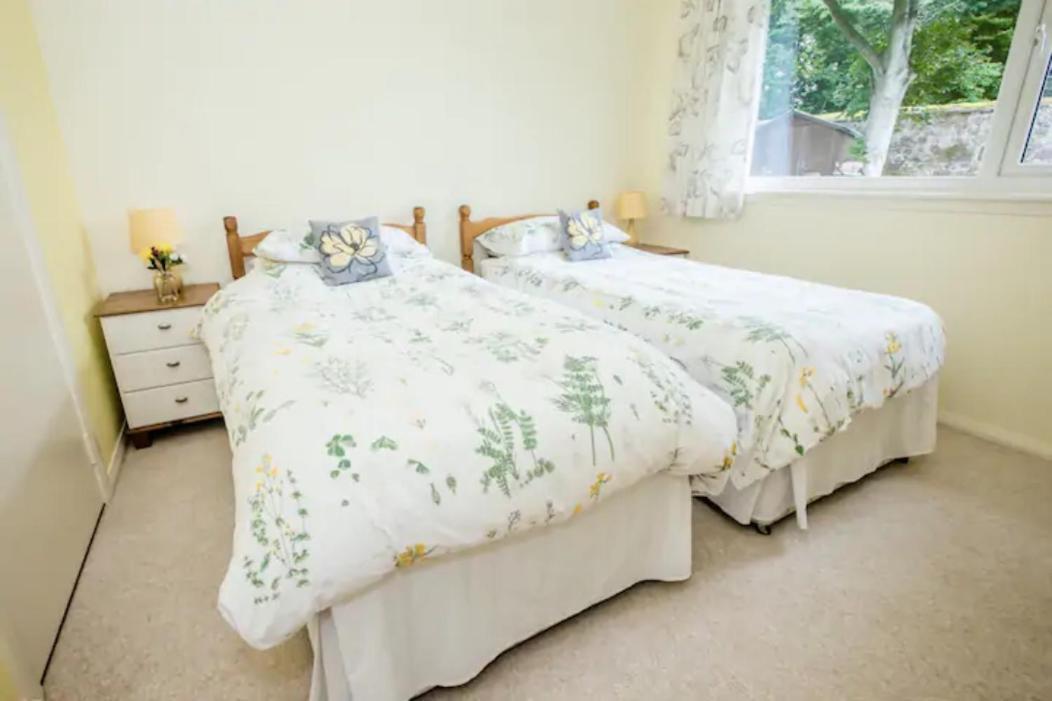 Comforts In Peaceful 2 Acres