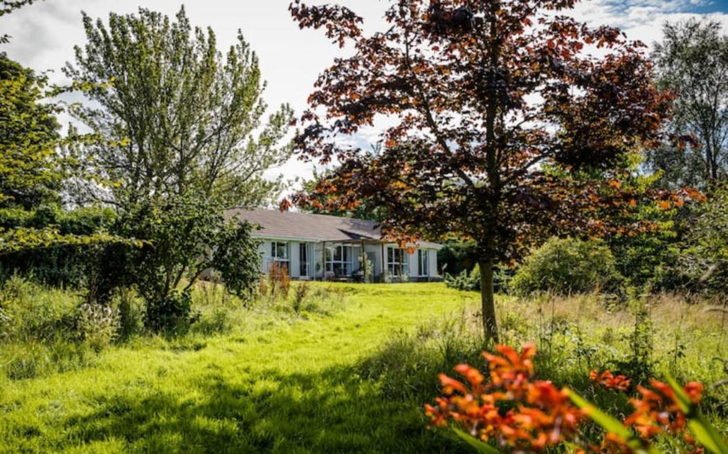 Comforts In Peaceful 2 Acres Inverness