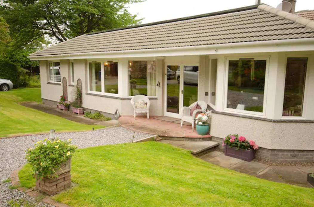 Comforts In Peaceful 2 Acres Holiday home Inverness