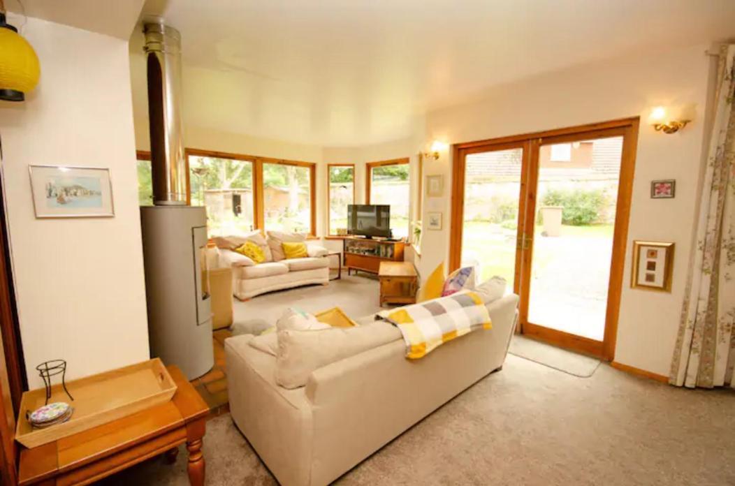 Comforts In Peaceful 2 Acres Holiday home Inverness