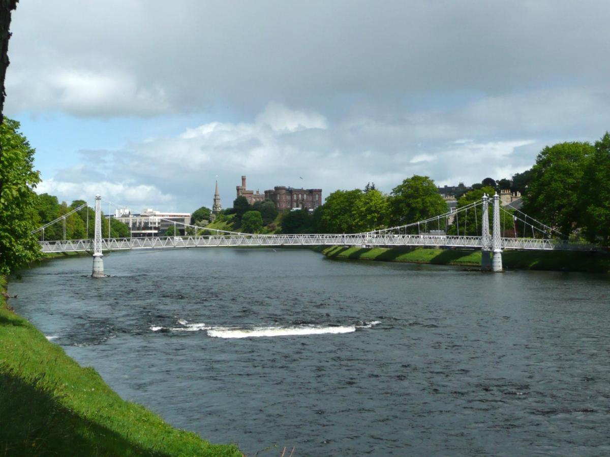 Birchgrove Holiday Apartment--- Free Wifi-- Apartment Inverness