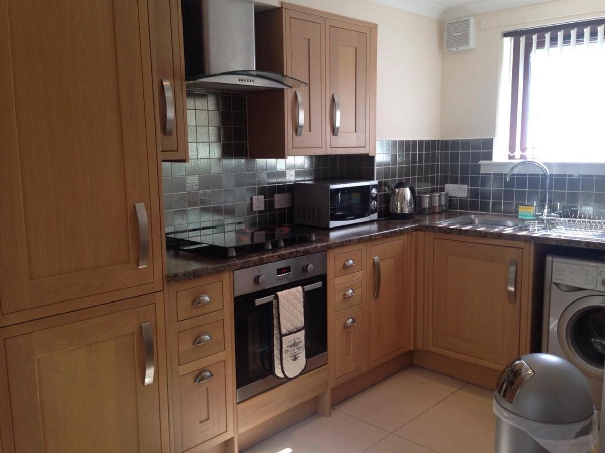Birchgrove Holiday Apartment--- Free Wifi-- Apartment