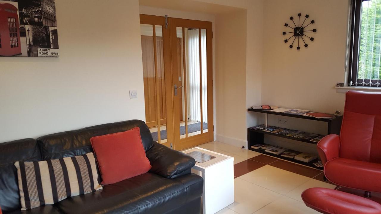 Birchgrove Holiday Apartment--- Free Wifi-- Inverness