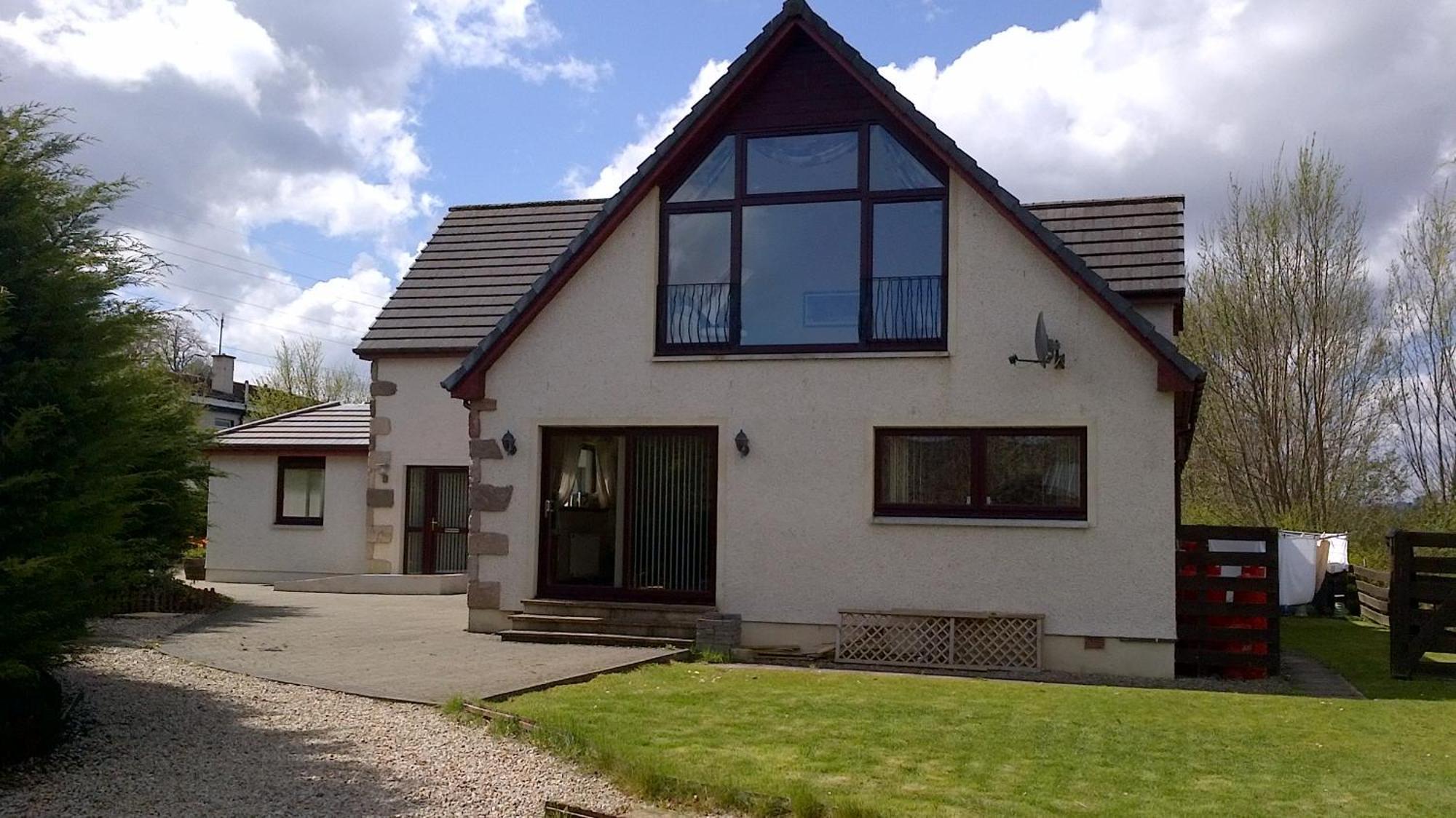 Birchgrove Holiday Apartment--- Free Wifi-- * Inverness