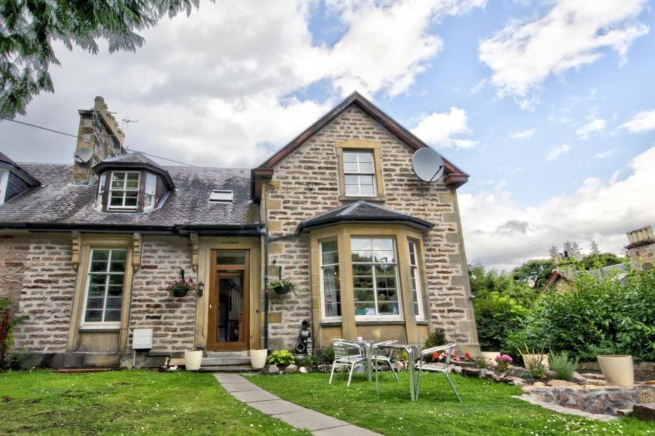 Stunning 5-bed House In *