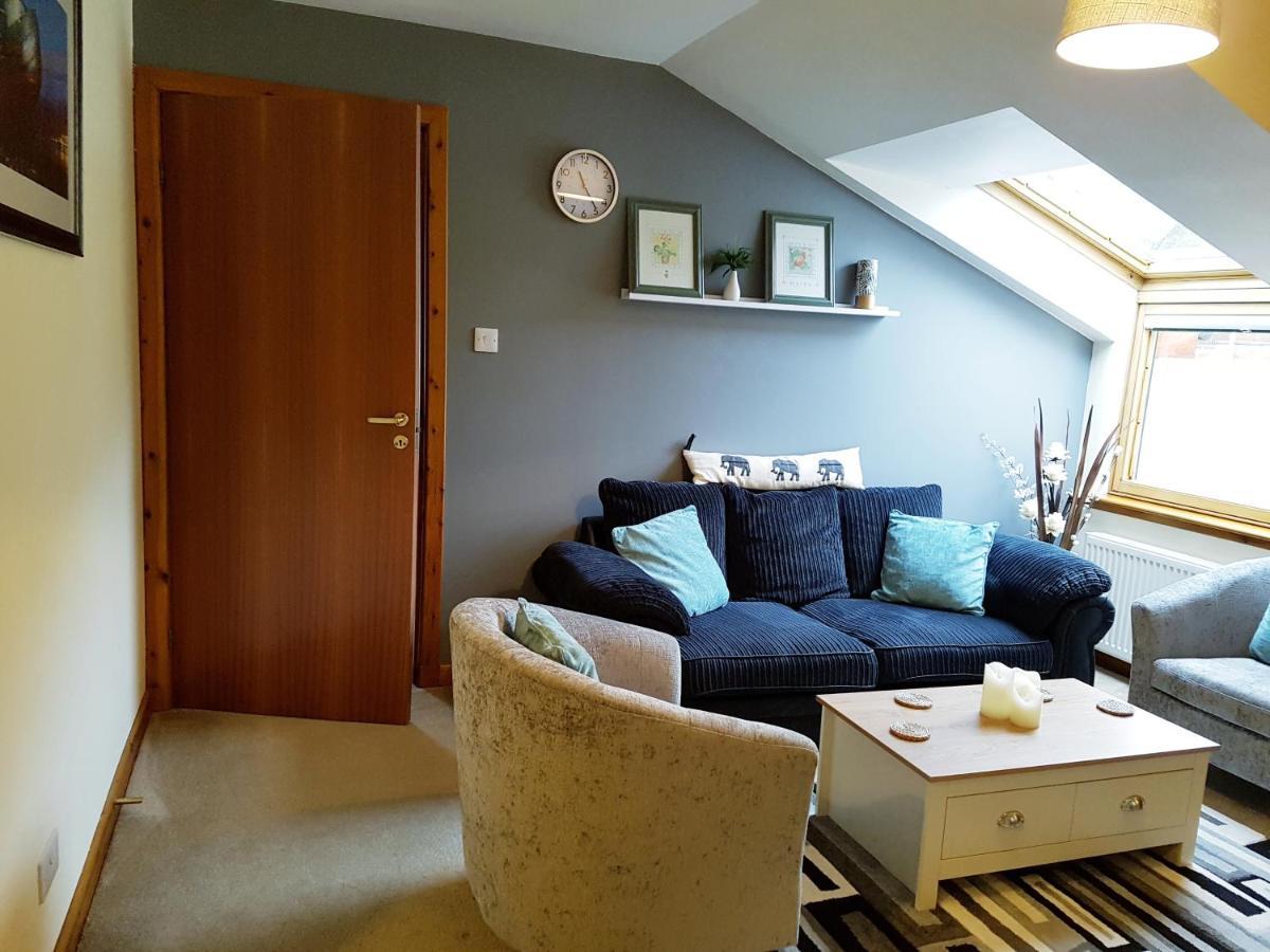 Stylish 2 Bedroom - 2 Miles Centre Inverness