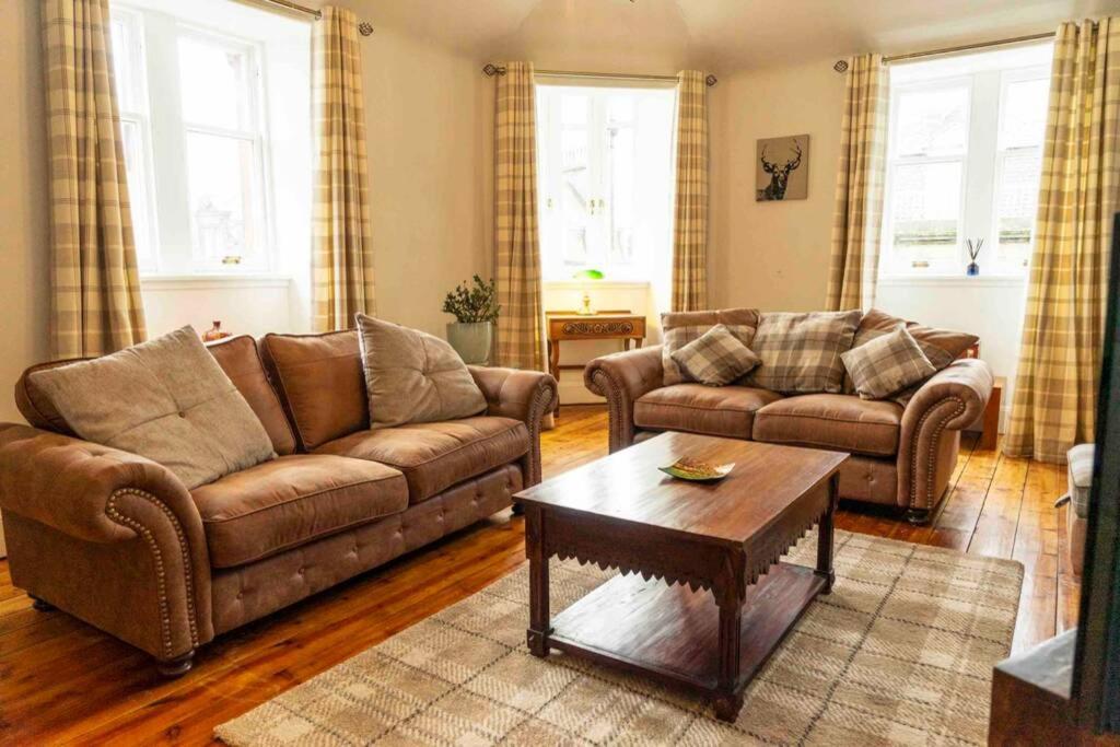 Spacious Centre Full Of Character Apartment