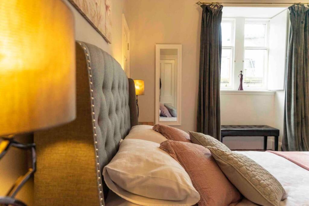 Spacious Centre Full Of Character Apartment Inverness