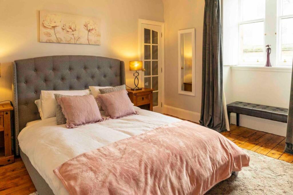 Spacious Centre Full Of Character Apartment Inverness