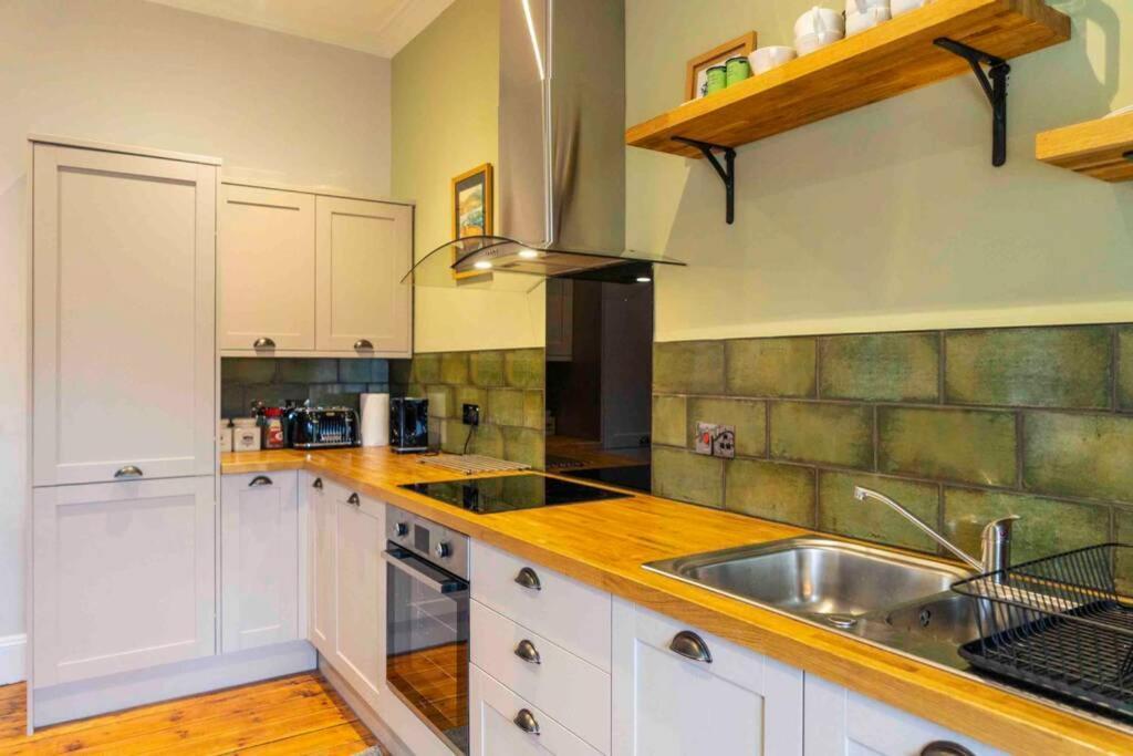 Apartment Spacious Centre Full Of Character *