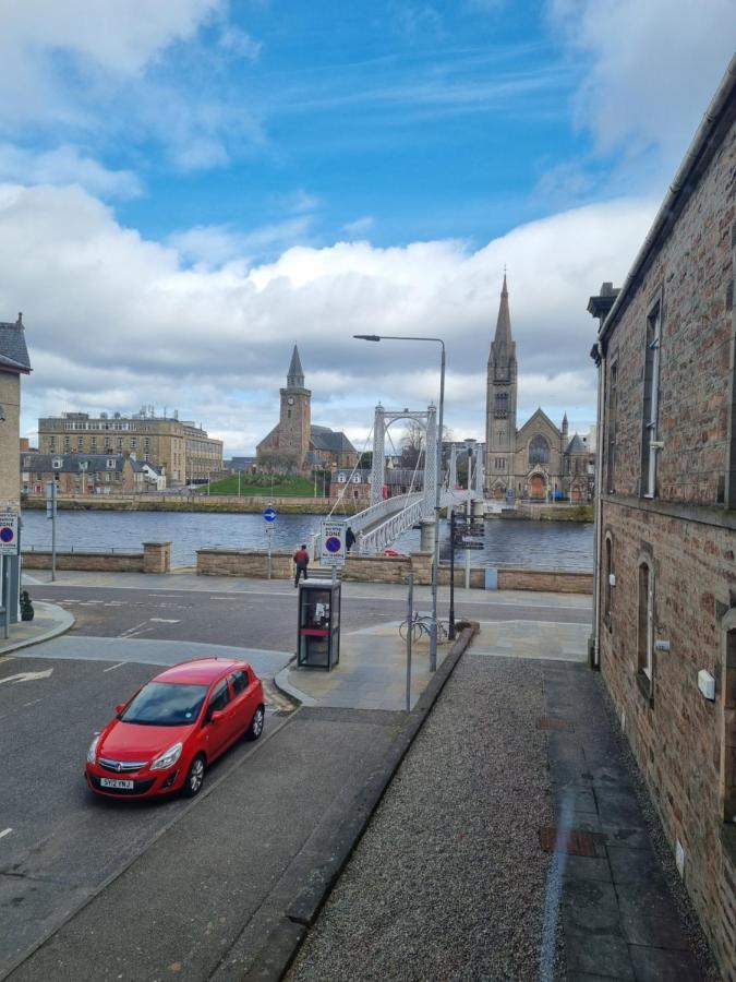 Apartment Stunning Spacious On River Ness Inverness