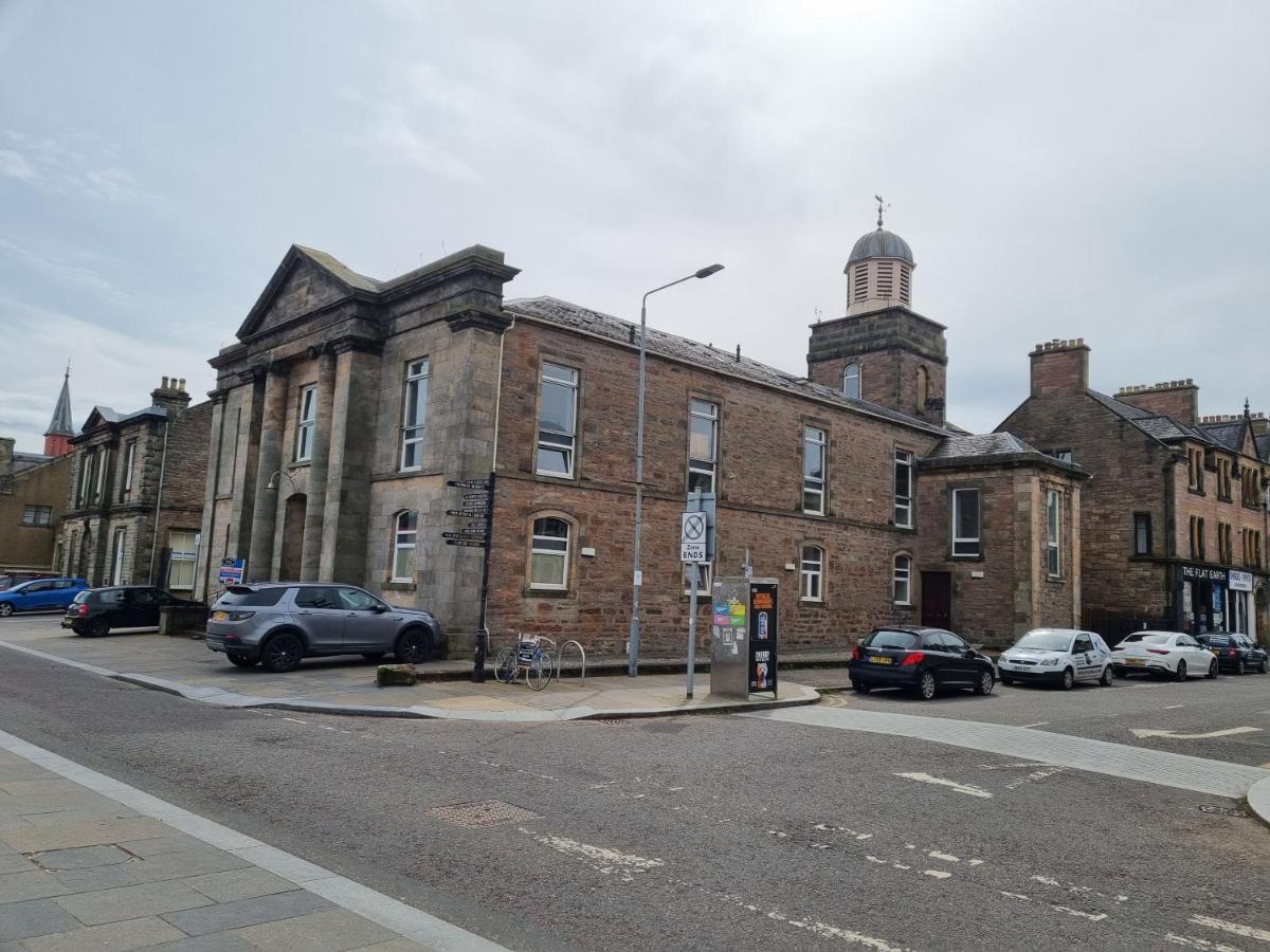 Stunning Spacious On River Ness *