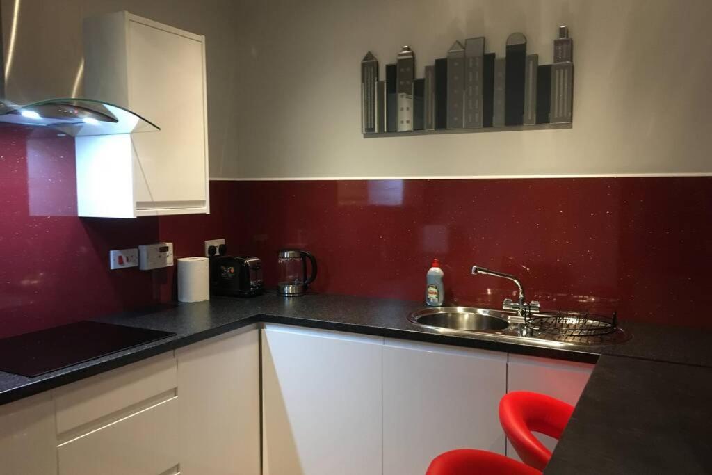 Modern 1 Bedroom *
