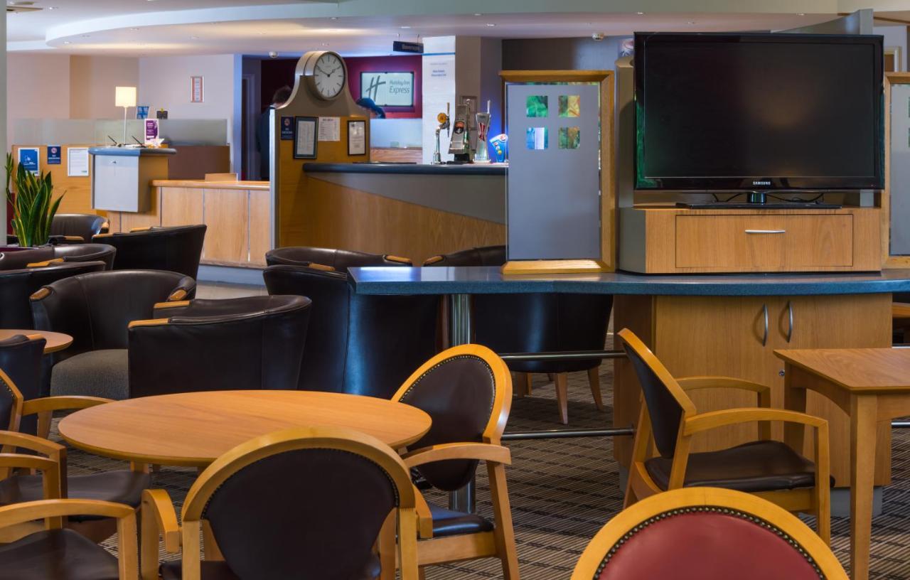 Express By Ihg Hotel