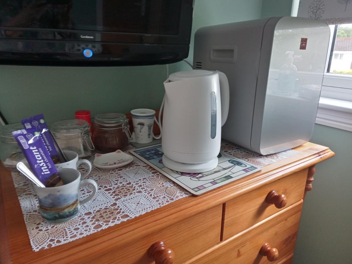Double Only Light Breakfast Only Available Eaten Within Private Use Of Bathroom Guest house *