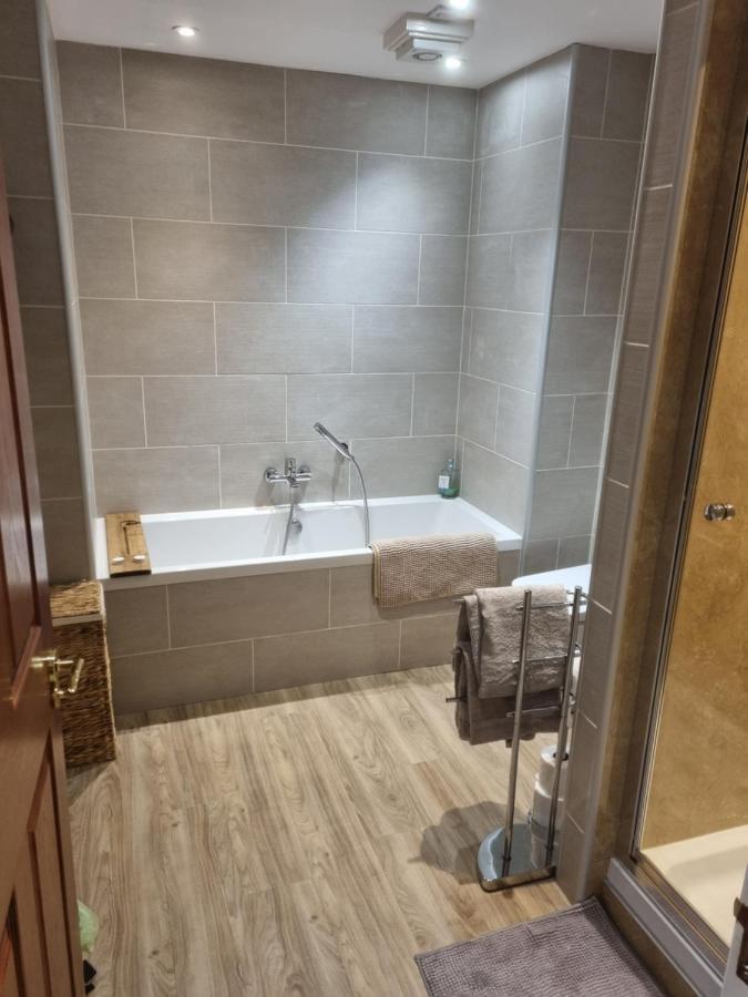 Stunning Spacious On River Ness Apartment Inverness