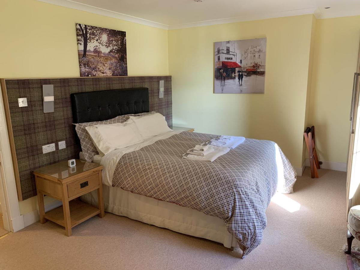 Old Drynie House, 4*