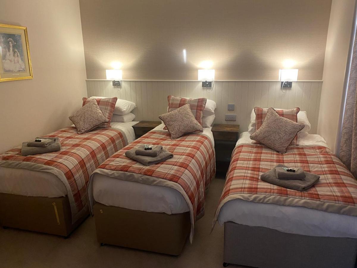 Adrian's Guest house *