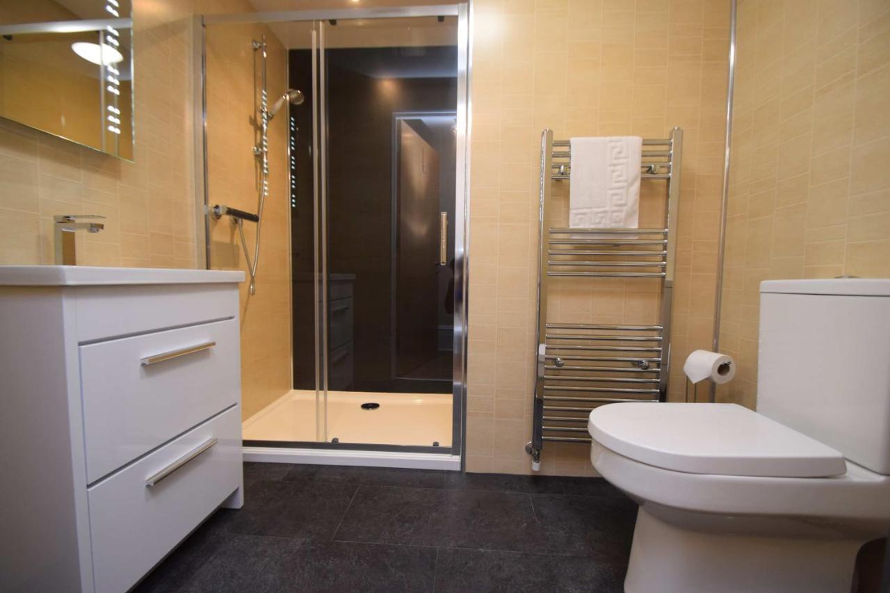 Rosedene Highland House Apartments,