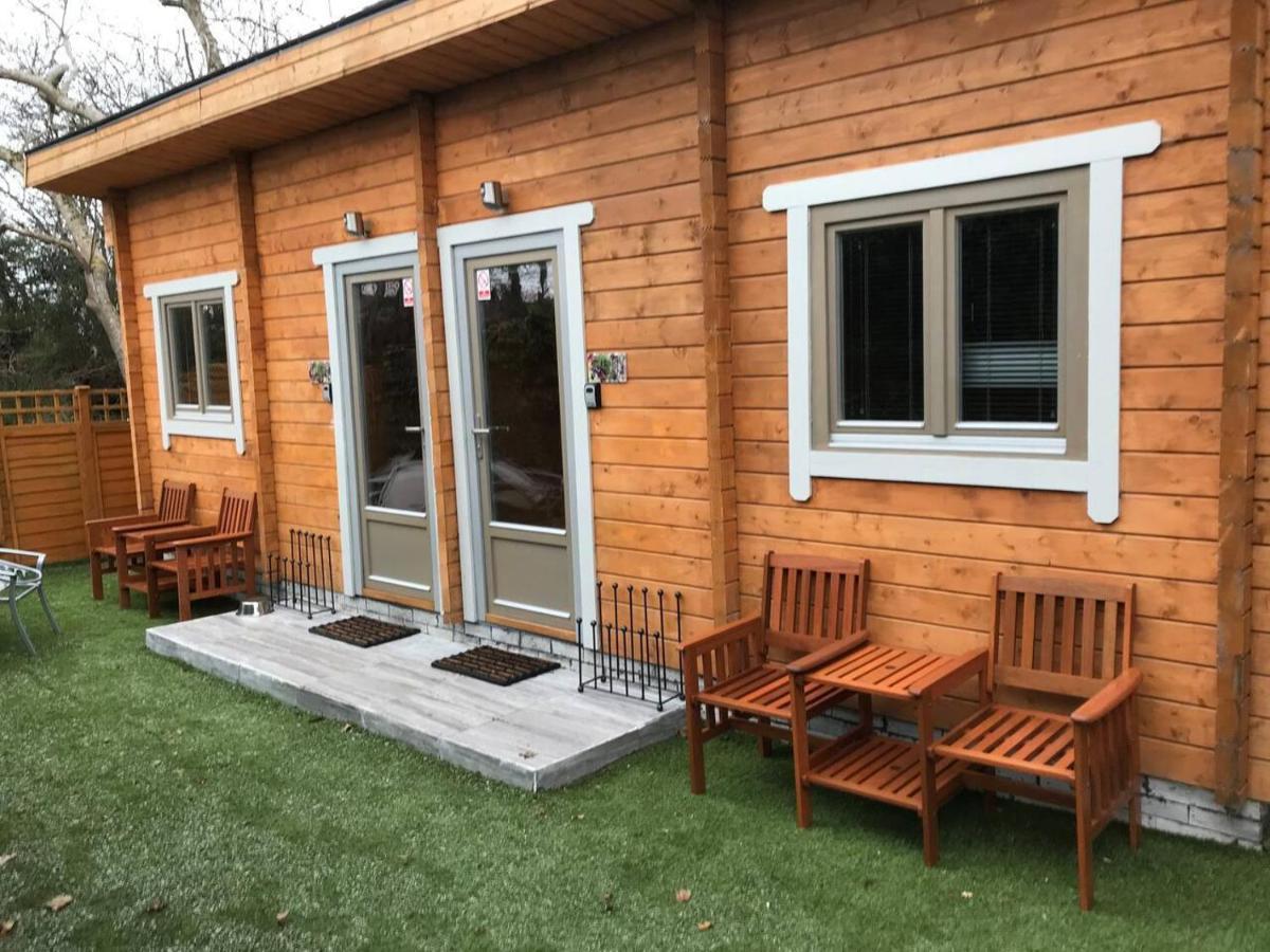 Immaculate 5 Mins To Dog Friendly Holiday home *