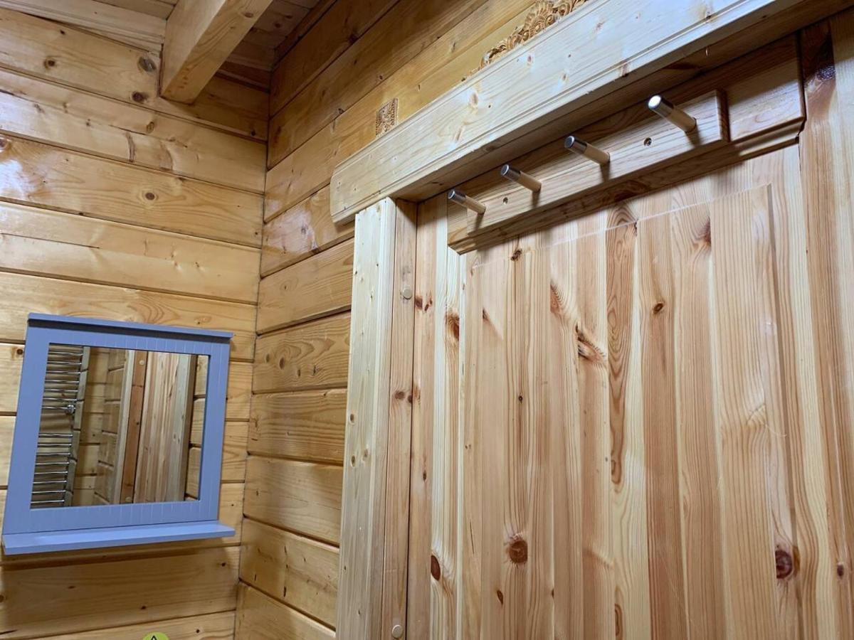 Immaculate 5 Mins To Dog Friendly Holiday home *
