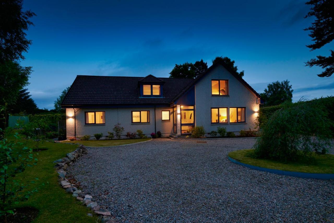 Bed & Breakfast By The Brae