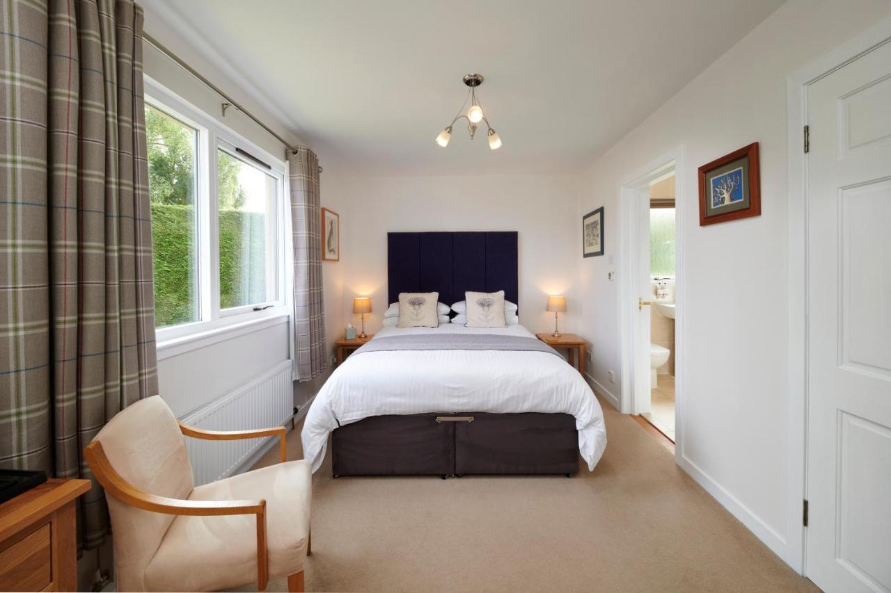 Bed & Breakfast By The Brae 4*