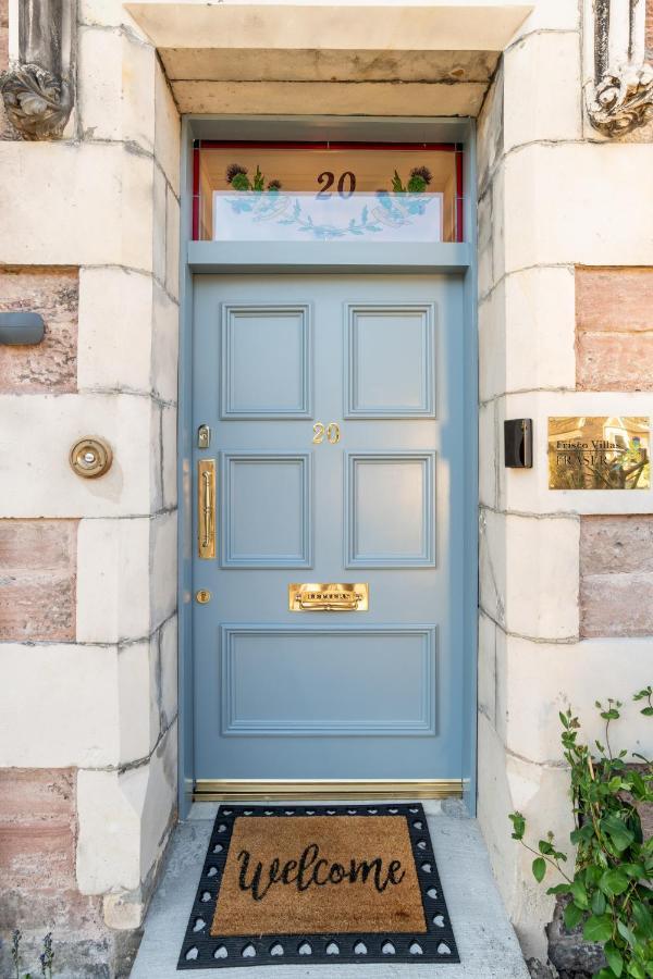 Pamper Yourself In Our Double Sized Copper Tub -2 Bedroom Apartment *
