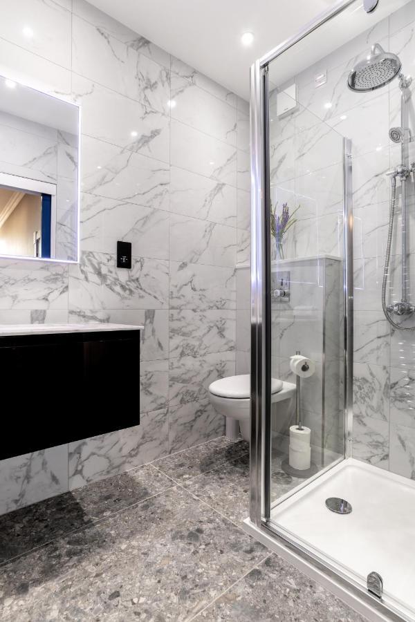 Pamper Yourself In Our Double Sized Copper Tub -2 Bedroom Apartment Inverness