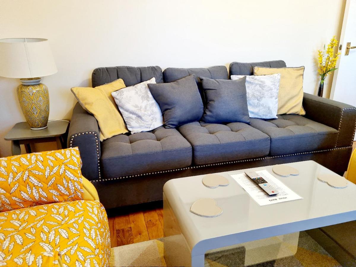 2 Bedroom Free Parking *