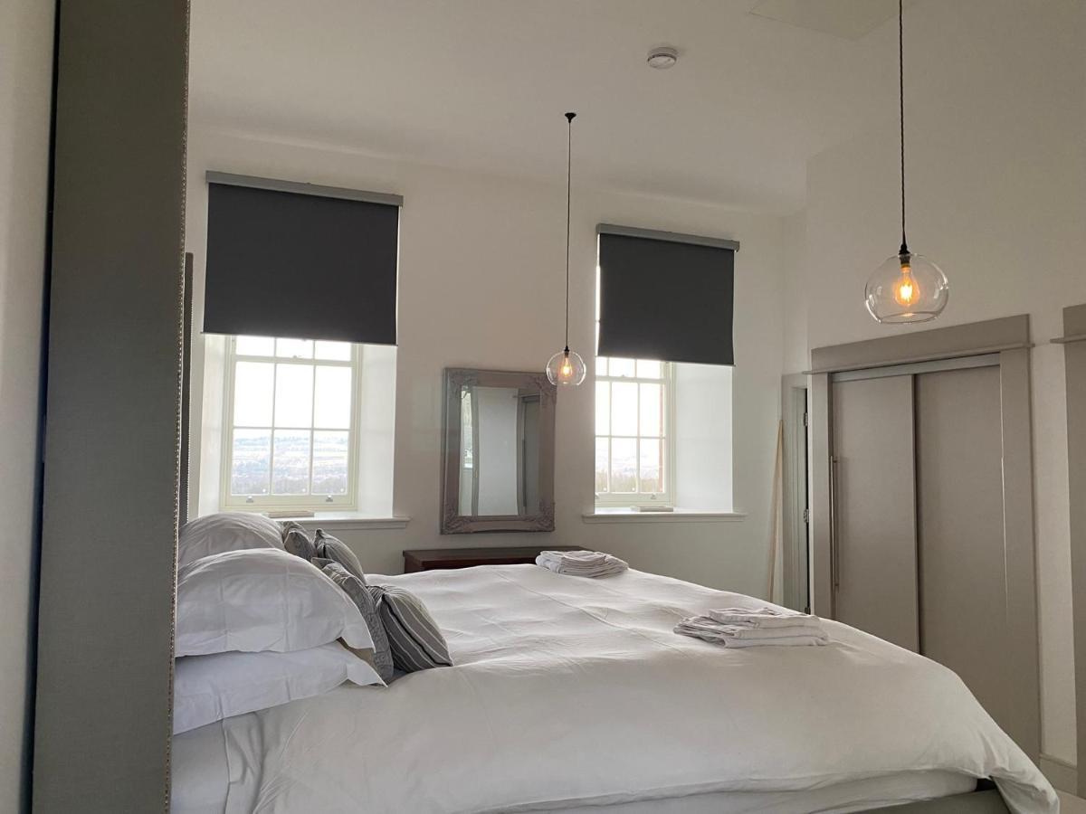 Great Glen Town House, 5 Minute Drive From Town Centre *