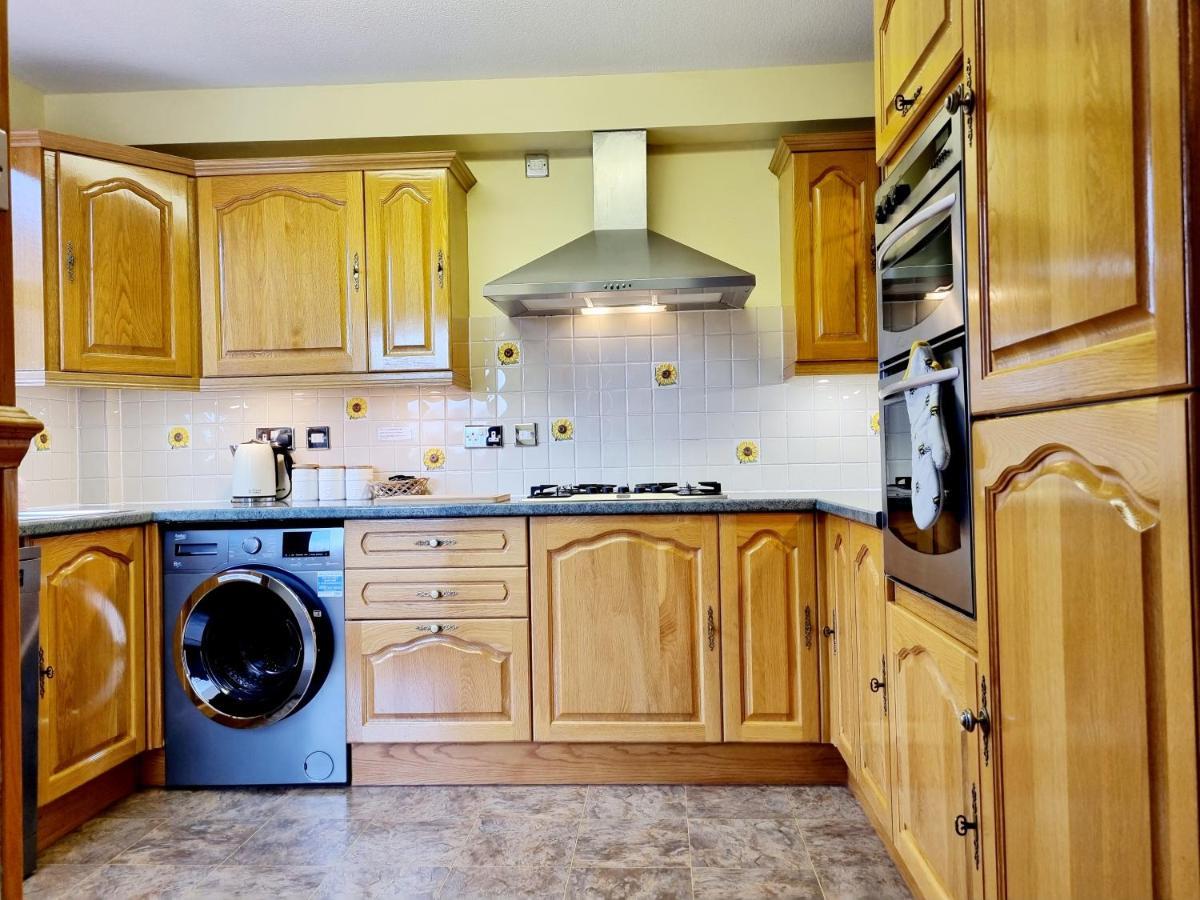 Holiday home 3 Bedroom House Free Parking Inverness