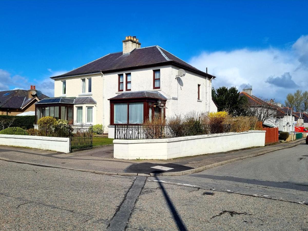 Holiday home 3 Bedroom House Free Parking Inverness