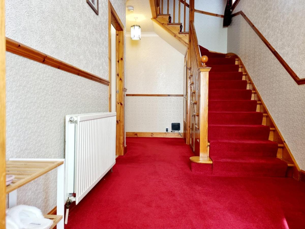 Holiday home 3 Bedroom House Free Parking Inverness