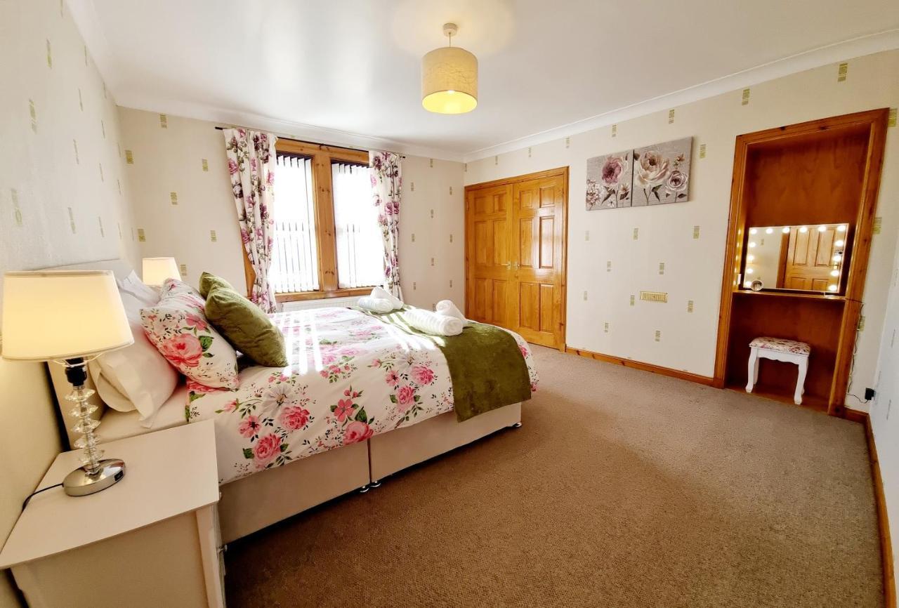 Holiday home 3 Bedroom House Free Parking Inverness