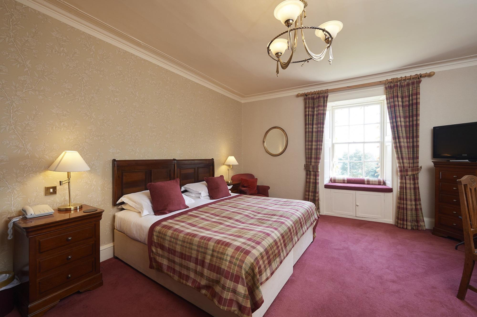 Loch Ness 4* Inverness