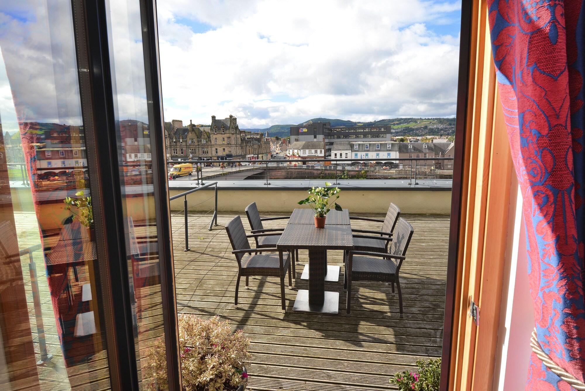 Highland By Mansley Apartment