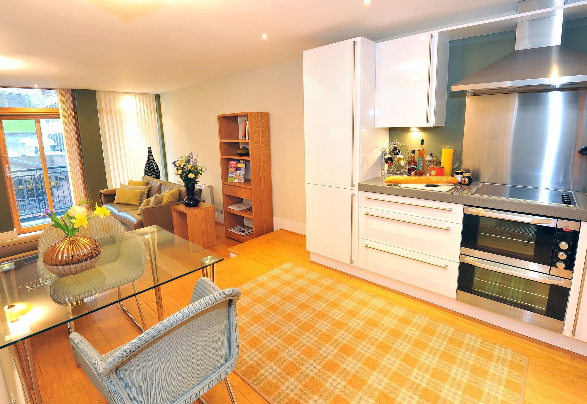 Highland By Mansley Apartment