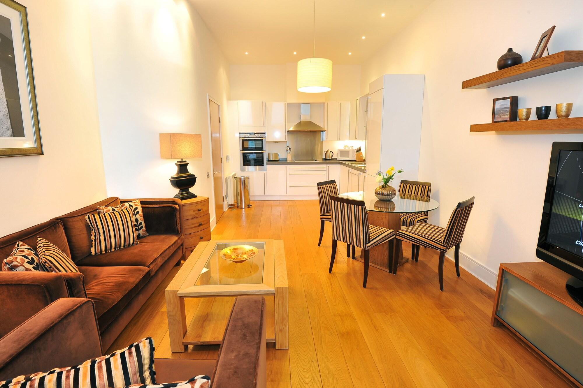 Highland By Mansley Apartment