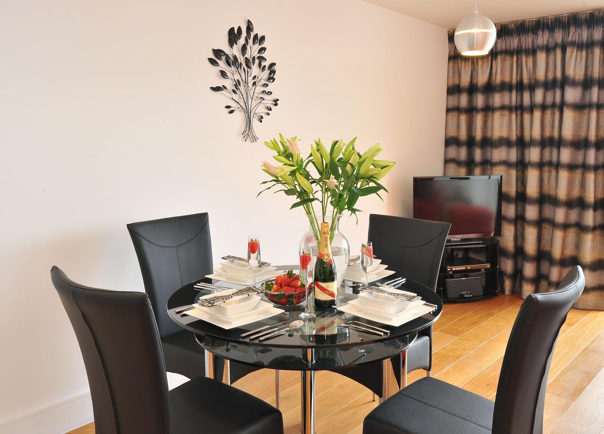 Highland By Mansley Apartment