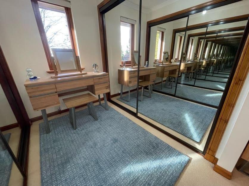 Relax At The Blue House In The Highlands Villa *
