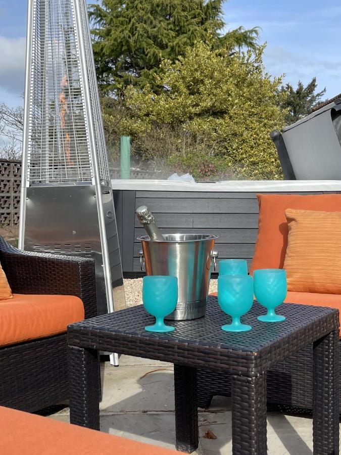 Villa Relax At The Blue House In The Highlands Inverness
