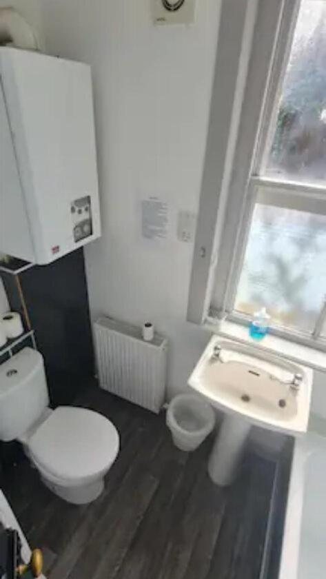 7 Ardconnell Terrace Room 2 *