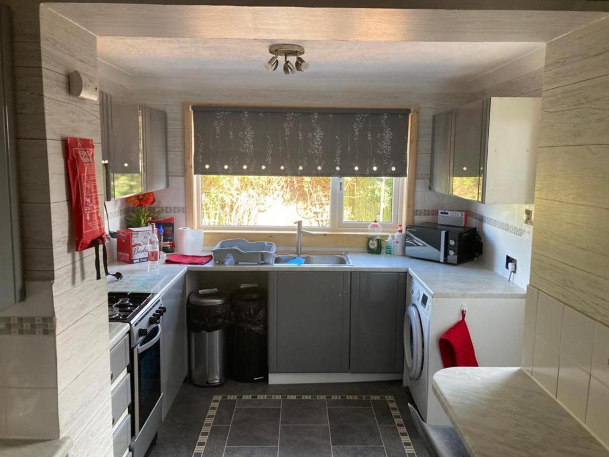 3bedroom 1bathroom 1 Shower In Quiet Area * Inverness