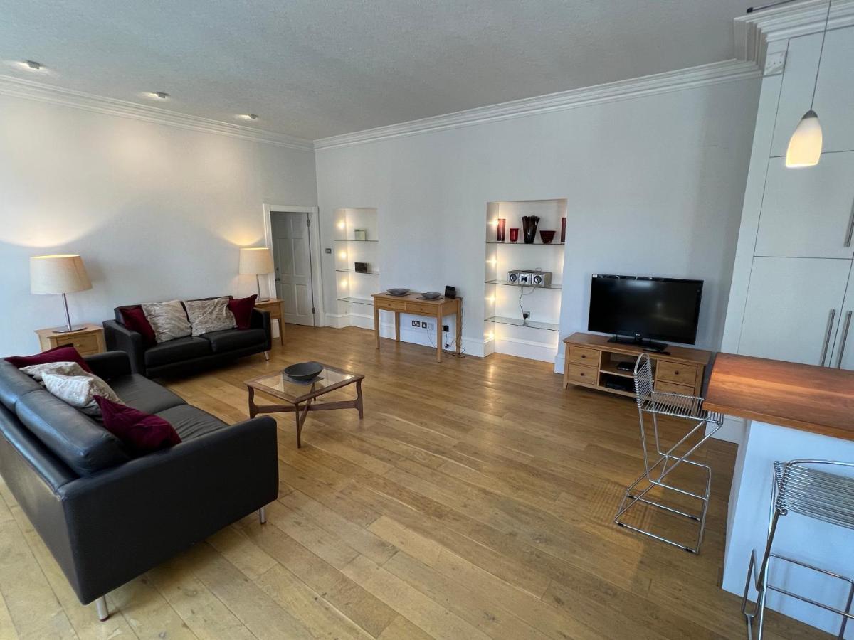 Central 1-Bed Apartment In Inverness Sleeps 4