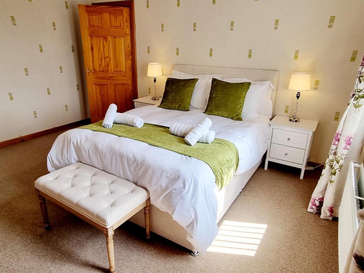 Holiday home 3 Bedroom House Free Parking *